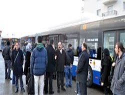 Metrobüste aktarmaya protesto