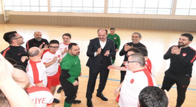 Altay, Down Sendromlular Futsal Milli Takımı Kampı nı ziyaret etti