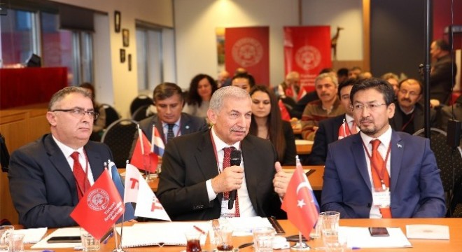 Avrupa Türkçe Yayınlar Sempozyumu’nda ‘Yeni İpek Yolu Projesi’ tartışıldı