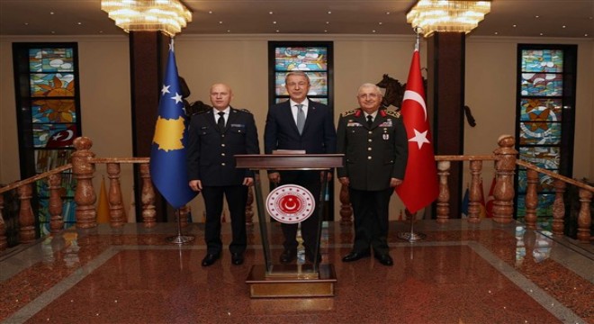 Bakan Akar, Kosova Güvenlik Kuvveti Komutanı Korgeneral Jashari ile görüştü