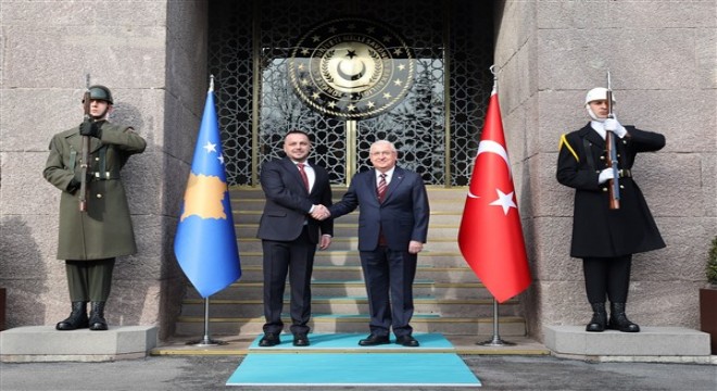 Bakan Güler, Kosova Savunma Bakanı Magedonci ile bir araya geldi