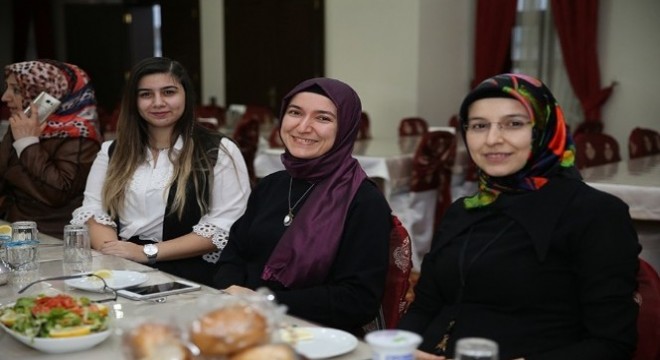 Başkan Ercan kadın çalışanlarıyla bir araya geldi