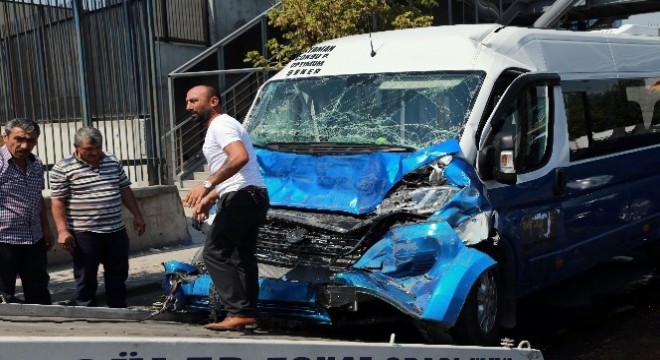 Başkent’te dolmuş EGO otobüsüne çarptı: 9 yaralı
