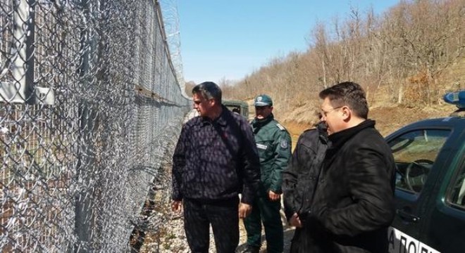 Bulgaristan, Türkiye sınırındaki 270 kilometrelik tel örgü inşaatını Mayıs ta tamamlıyor