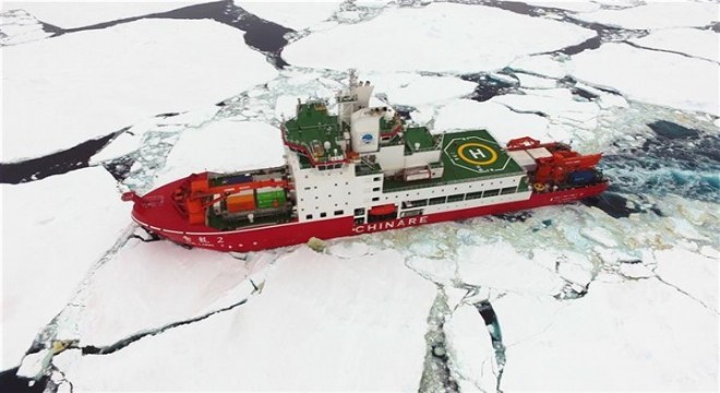 ‘Buz canavarı’ ilk Kuzey Kutbu seferinden dönüyor