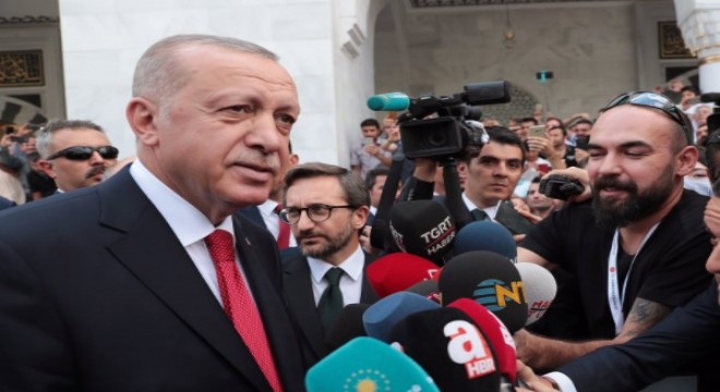 Cumhurbaşkanı Erdoğan, Cuma namazı ardında gazetecilerin sorularını yanıtladı,