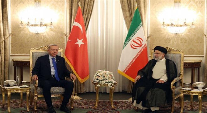 Cumhurbaşkanı Erdoğan, İran Cumhurbaşkanı Reisi ile ortak basın toplantısı düzenledi