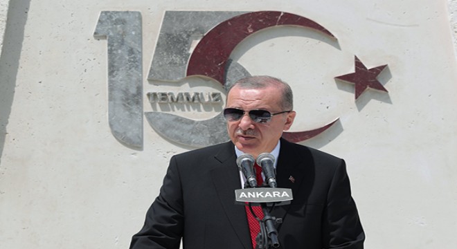 Cumhurbaşkanı Erdoğan, Milletin Zaferi-Elimin Emeği Gözümün Nuru sergisini gezdi