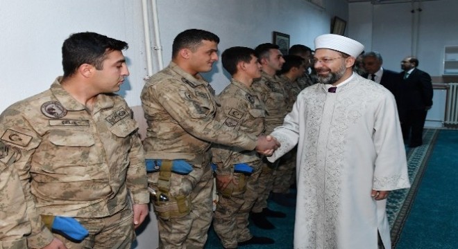 Diyanet İşleri Başkanı Erbaş, Fatihler JÖH Tabur Komutanlığını ziyaret etti