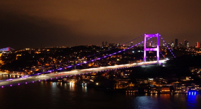 İstanbul un köprüleri epilepsi için mor ışık yaktı