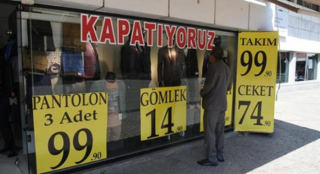 İzmir de korkutan görüntü! Dükkanlar kepenk indirdi