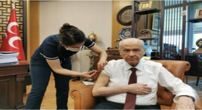 MHP Genel Başkanı Bahçeli, Covid-19 aşısı oldu