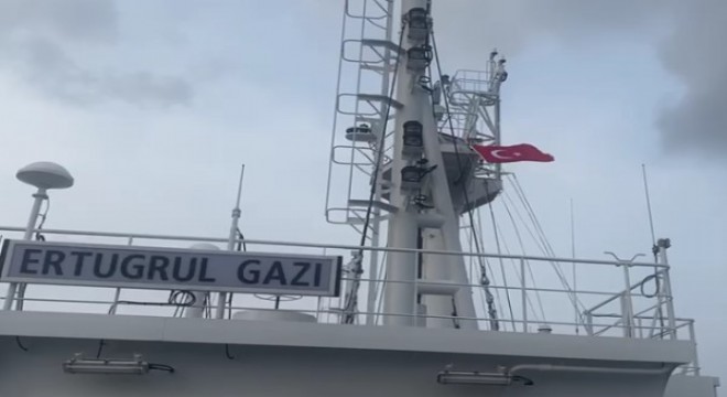 Türkiye nin ilk LNG depolama ve gazlaştırma gemisine Türk Bayrağı asıldı