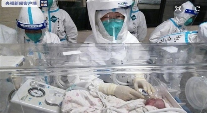 Çin’de Kovid-19’lu bir anne üçüz doğurdu