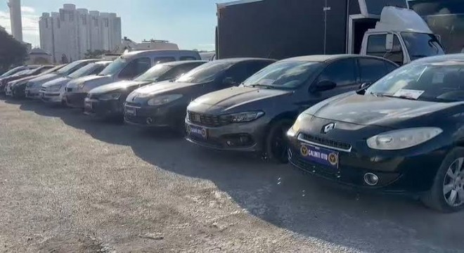 Araçlarda  change  operasyonu: 17 gözaltı